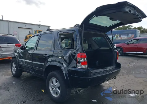 2004 Ford Escape Limited z USA, uszkodzony, nr VIN 1FMCU94194KA24943